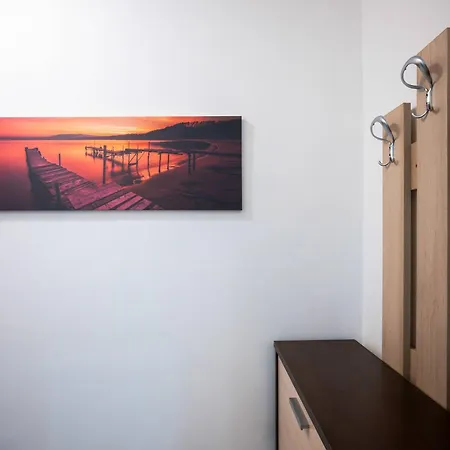 Sunny & Modern 1br