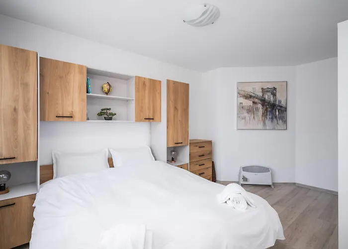 Sunny & Modern 1br Διαμέρισμα *