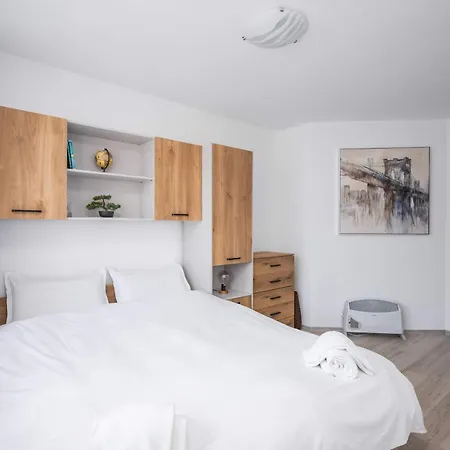 Sunny & Modern 1br Appartement *