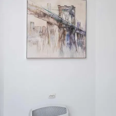 Sunny & Modern 1br *