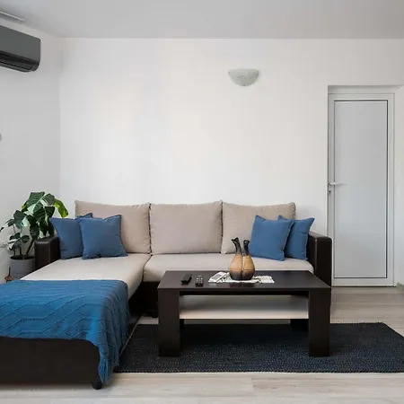 Sunny & Modern 1br Appartement *